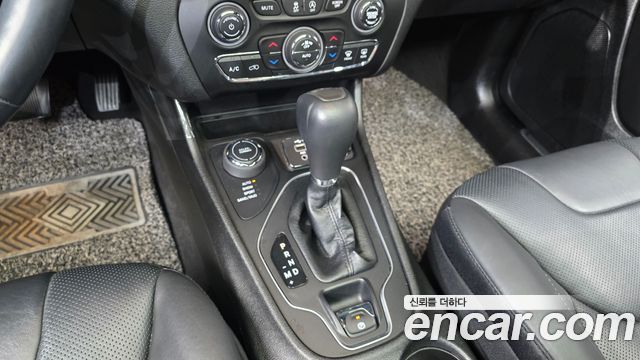 Jeep Cherokee 2021 — photo 9