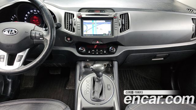 Kia Sportage 2012 — photo 14