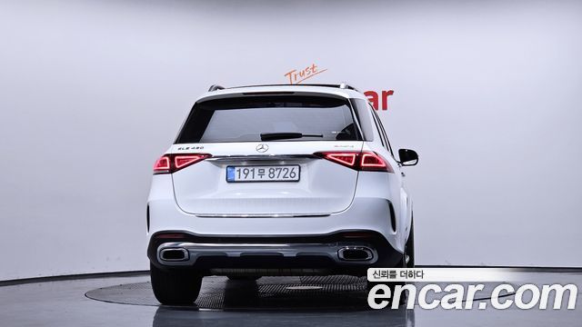 Mercedes-Benz GLE-Class 2020 — photo 4