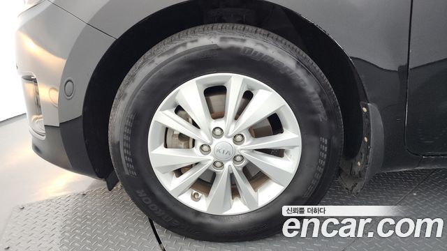 Kia Canival 2017 — photo 5