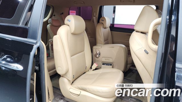 Kia Canival 2017 — photo 12