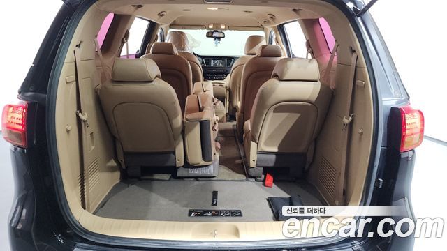 Kia Canival 2017 — photo 20