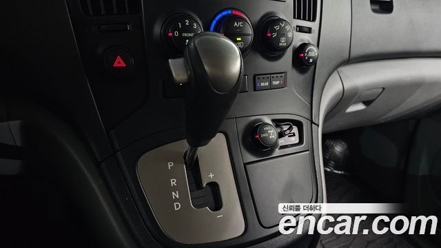 Hyundai Starex 2016 — photo 9