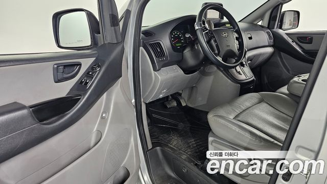 Hyundai Starex 2016 — photo 11