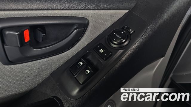 Hyundai Starex 2016 — photo 17
