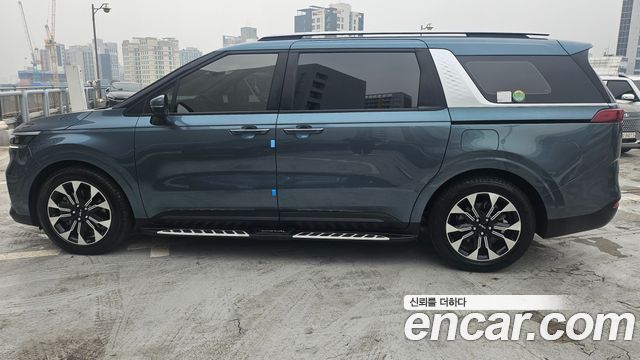 Kia Canival 2023 — photo 2