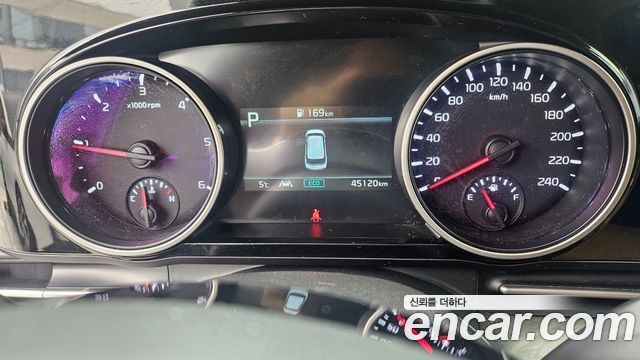 Kia Canival 2023 — photo 8
