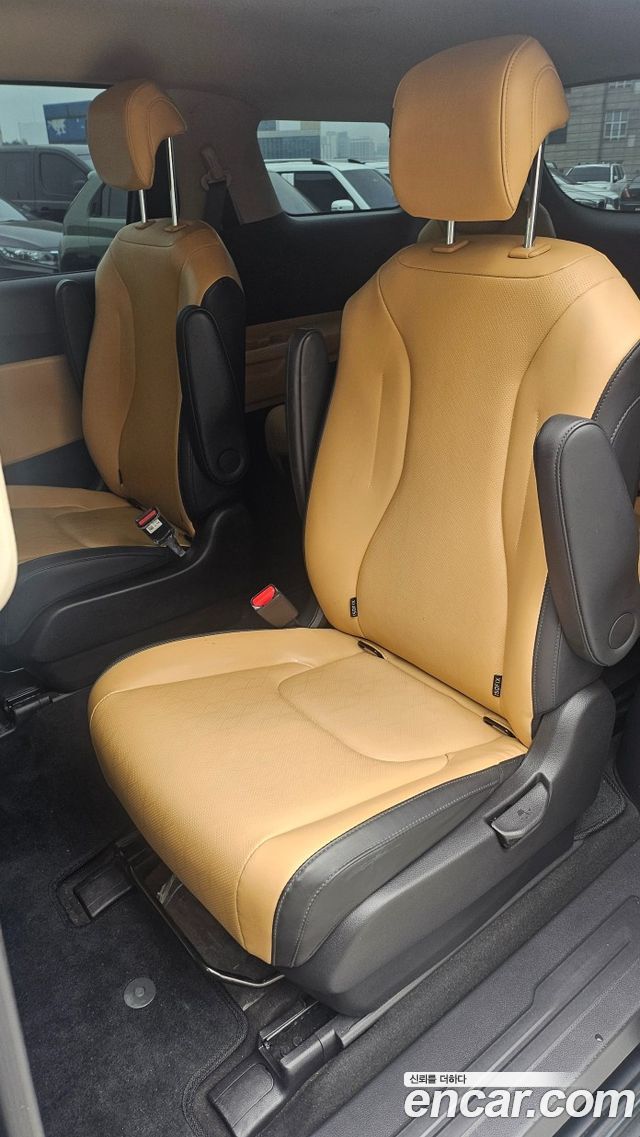Kia Canival 2023 — photo 10