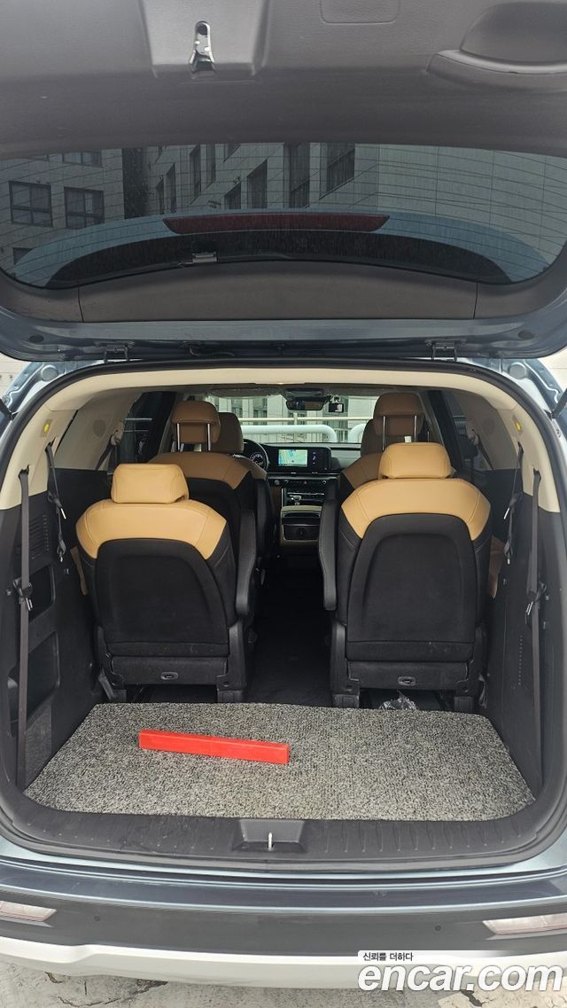 Kia Canival 2023 — photo 18
