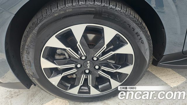 Kia Canival 2023 — photo 20