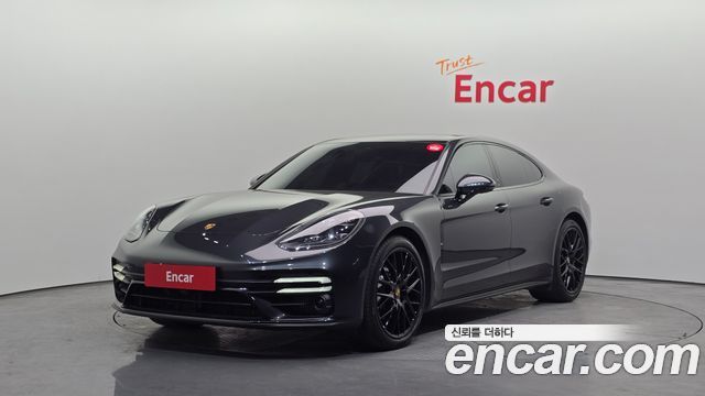 Porsche Panamera 2022 — photo 1