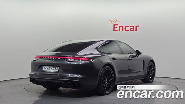 Porsche Panamera 2022 — photo 2