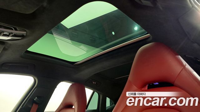 Porsche Panamera 2022 — photo 17