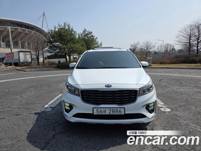 Kia Canival 2019 — photo 2