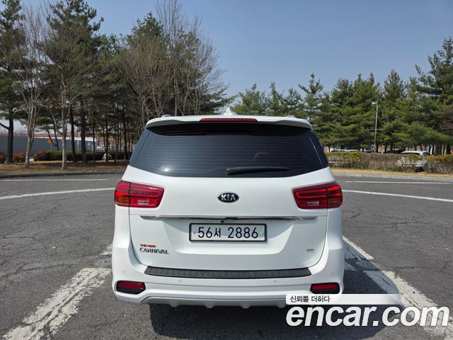 Kia Canival 2019 — photo 6