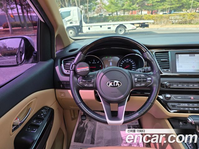 Kia Canival 2019 — photo 9