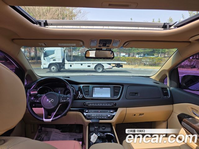 Kia Canival 2019 — photo 11