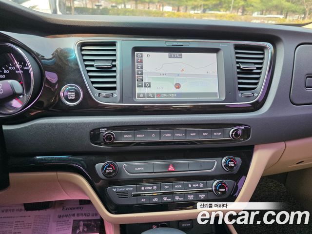 Kia Canival 2019 — photo 13