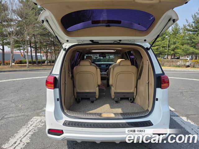 Kia Canival 2019 — photo 18