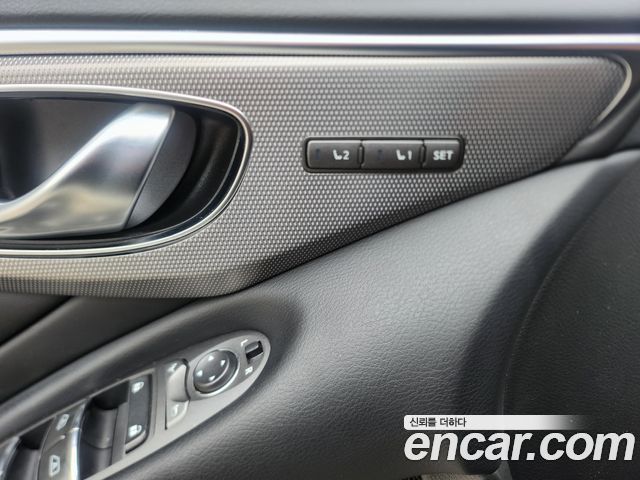 Infiniti Q50 2016 — photo 15