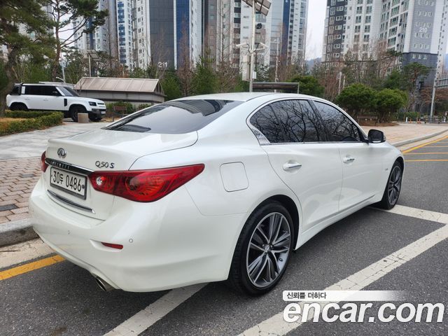 Infiniti Q50 2016 — photo 17