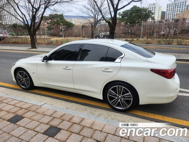Infiniti Q50 2016 — photo 20