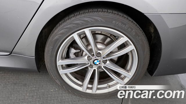 BMW 7-Series 2017 — photo 5