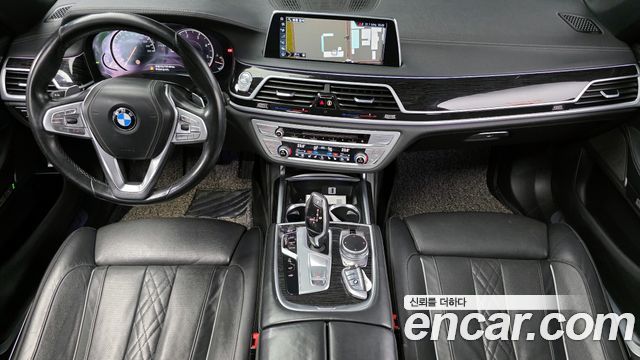 BMW 7-Series 2017 — photo 7