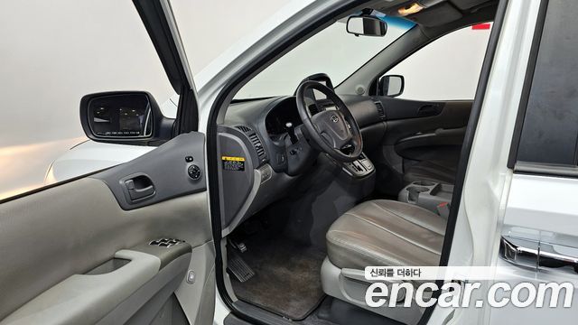 Kia Canival 2012 — photo 11