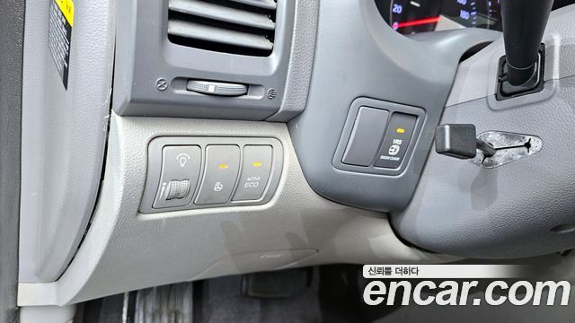 Kia Canival 2012 — photo 17
