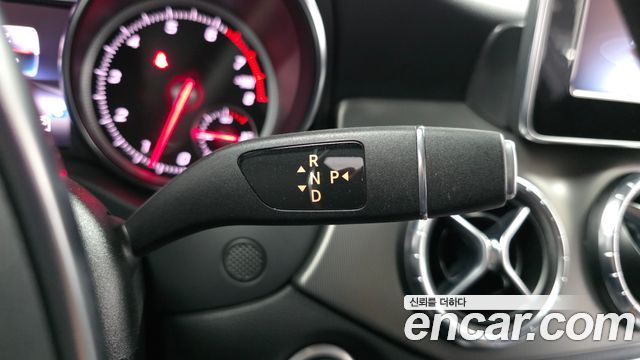 Mercedes-Benz CLA-Class 2019 — photo 9