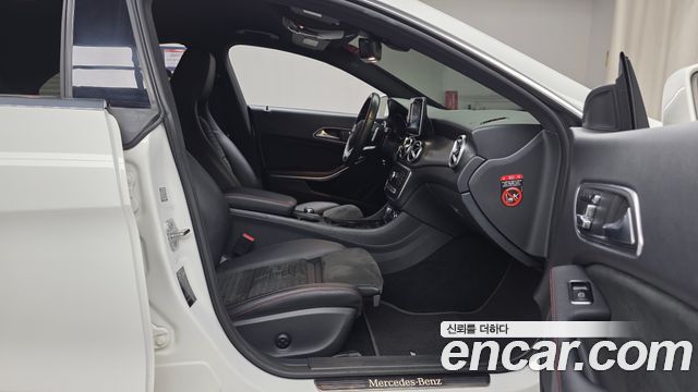 Mercedes-Benz CLA-Class 2019 — photo 11