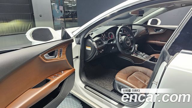 Audi A7 2015 — photo 11