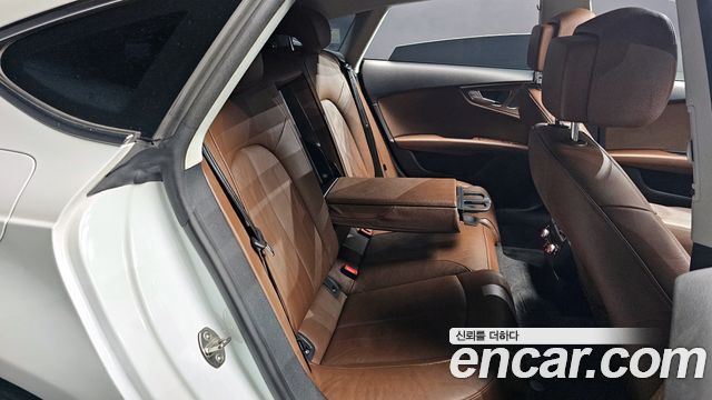 Audi A7 2015 — photo 12
