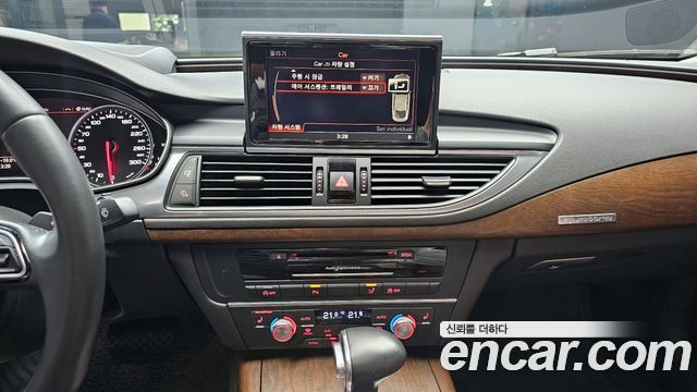 Audi A7 2015 — photo 14