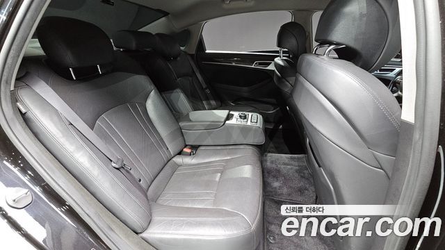 Genesis G80 2018 — photo 19