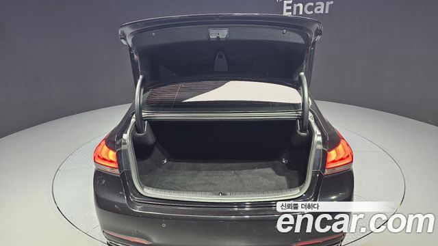 Genesis G80 2018 — photo 20