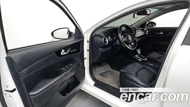Kia K3 2022 — photo 10