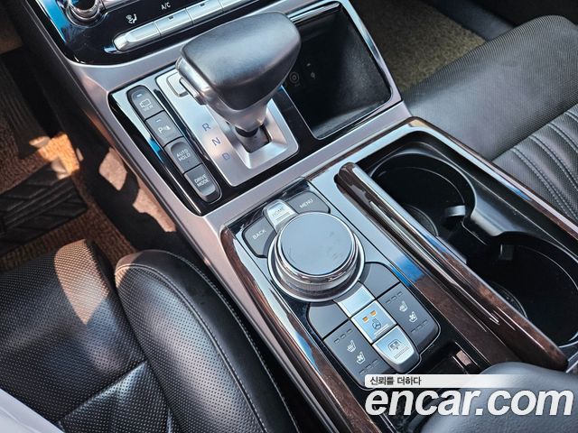 Genesis EQ900 2017 — photo 9
