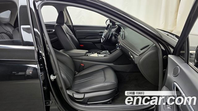 Hyundai Sonata 2022 — photo 11