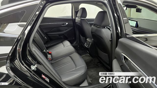 Hyundai Sonata 2022 — photo 12