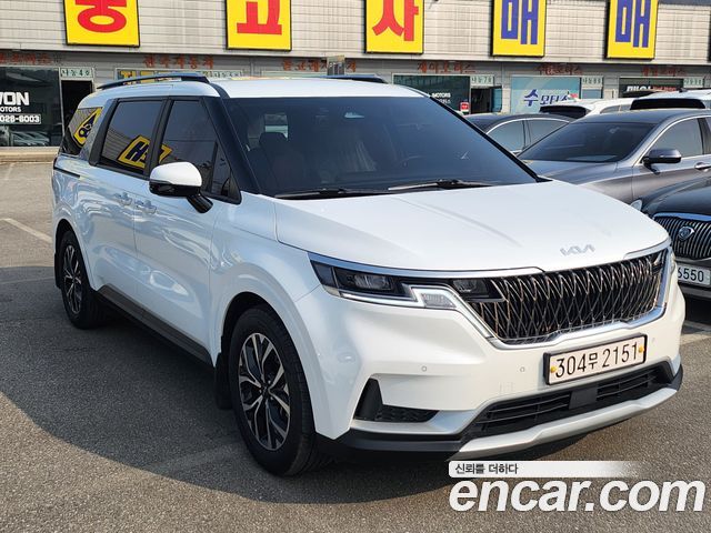 Kia Canival 2023 — photo 2
