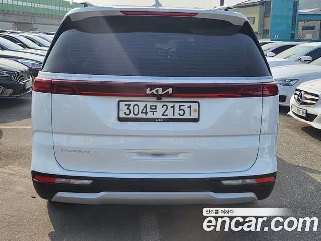 Kia Canival 2023 — photo 4