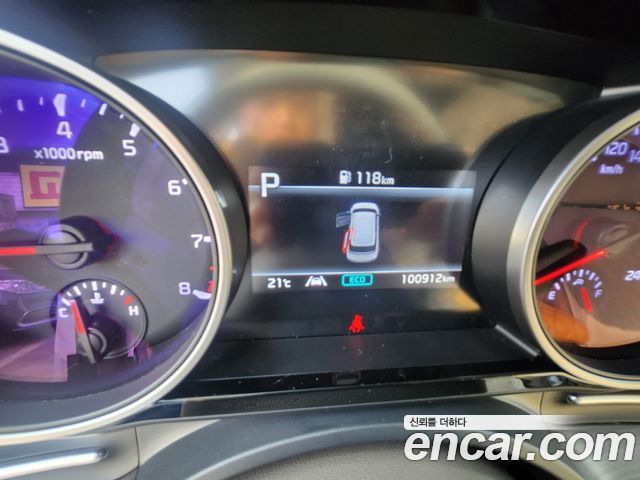 Kia Canival 2023 — photo 12