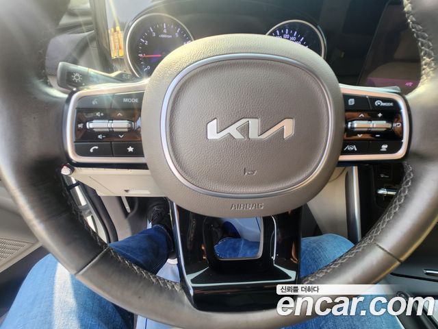 Kia Canival 2023 — photo 14