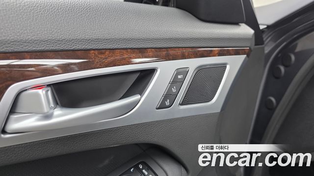 Hyundai Genesis 2016 — photo 16