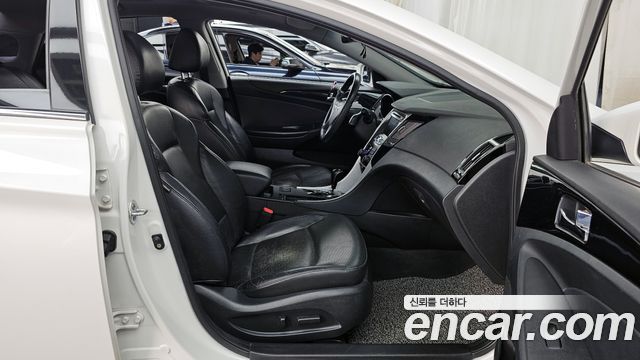 Hyundai Sonata 2010 — photo 11