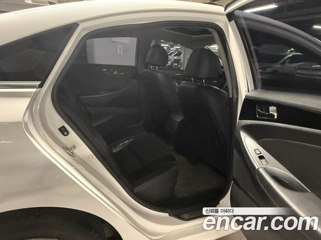 Hyundai Sonata 2010 — photo 12