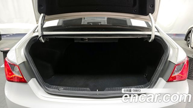 Hyundai Sonata 2010 — photo 20