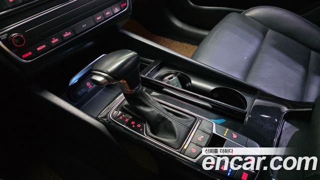 Kia K7 2017 — photo 9